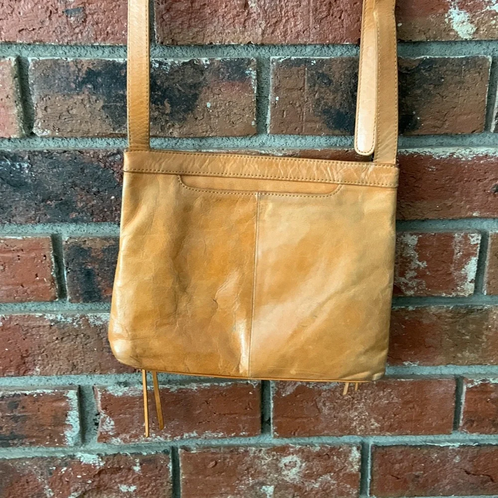 Hobo Vintage The Original Tan Leather Crossbody Bag